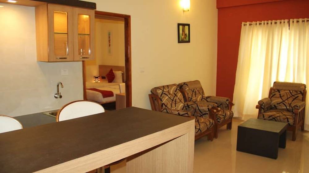 Фото Hotel Arama Suites