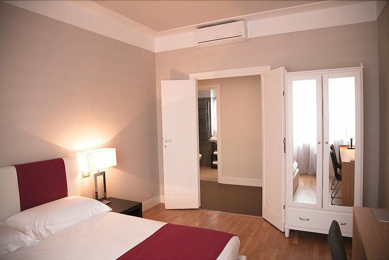Гостиница Adamas Luxury Suites в Риме