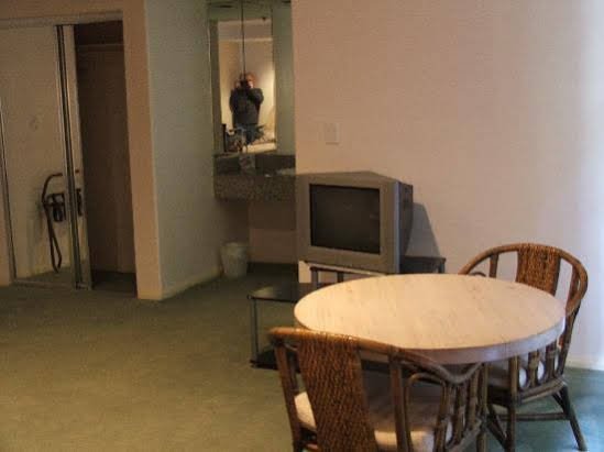 Фото Wilshire Crest Hotel