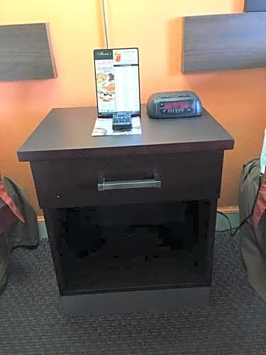 Фото Super 8 by Wyndham Morris