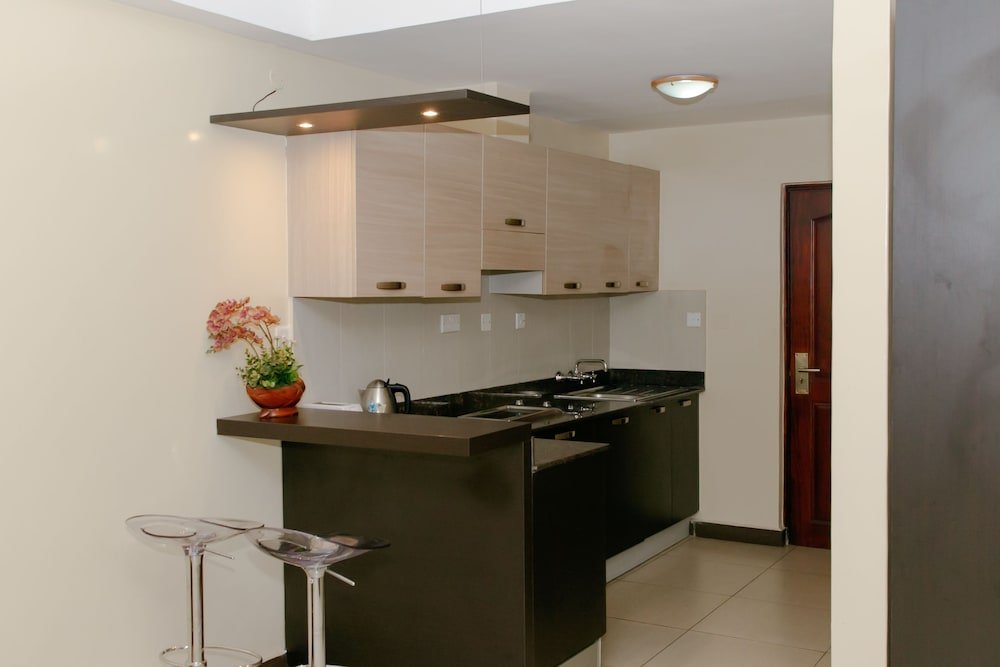 Фото Laburnam Courts