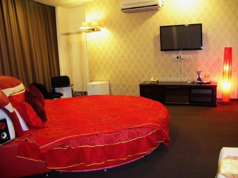 Фото Paragon City Hotel