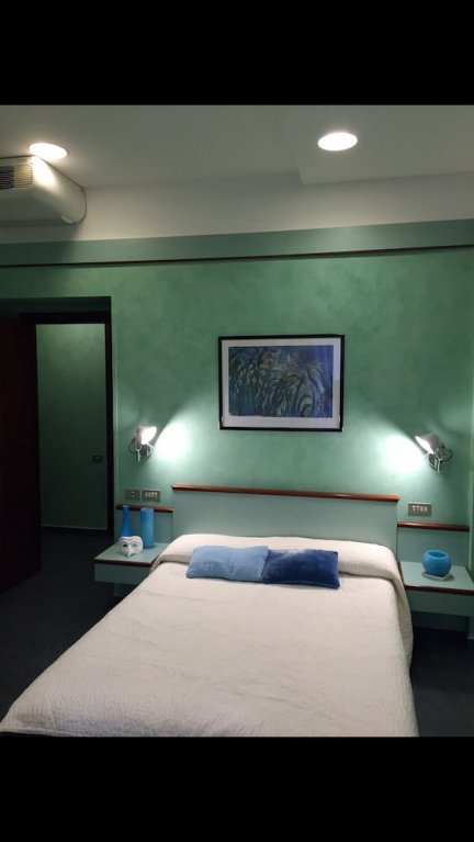 Фото Le Petit Hotel