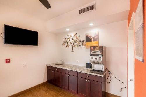 Фото Motel 6 Houston, Tx - Brookhollow