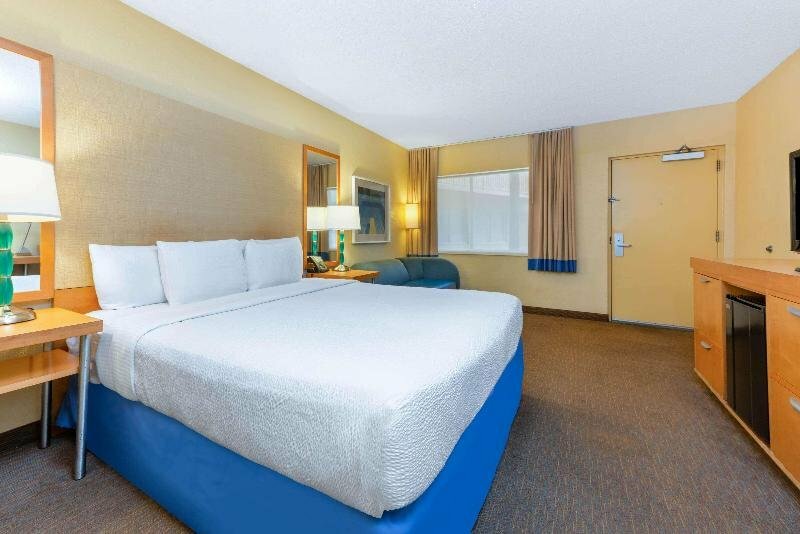 Гостиница La Quinta Inn by Wyndham Ft. Lauderdale Northeast в Форт-Лодердейл