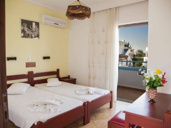 Фото Yiannis Yard Studios & Apartments