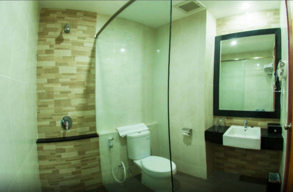 Фото Lombok Raya Hotel