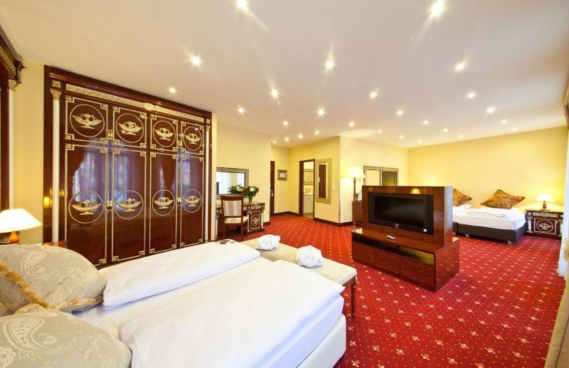 Фото Отель Unique Dortmund