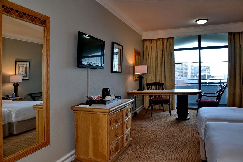 Фото Capetonian Hotel