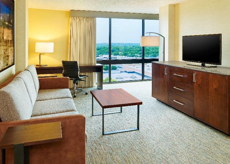 Фото DoubleTree by Hilton San Antonio Airport