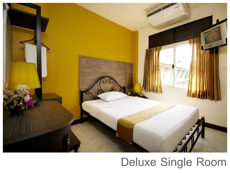 Фото Rambuttri Village Inn & Plaza