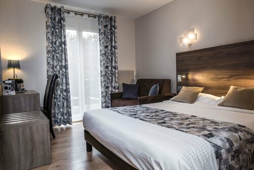 Гостиница Logis Hotel Le Petit Casset