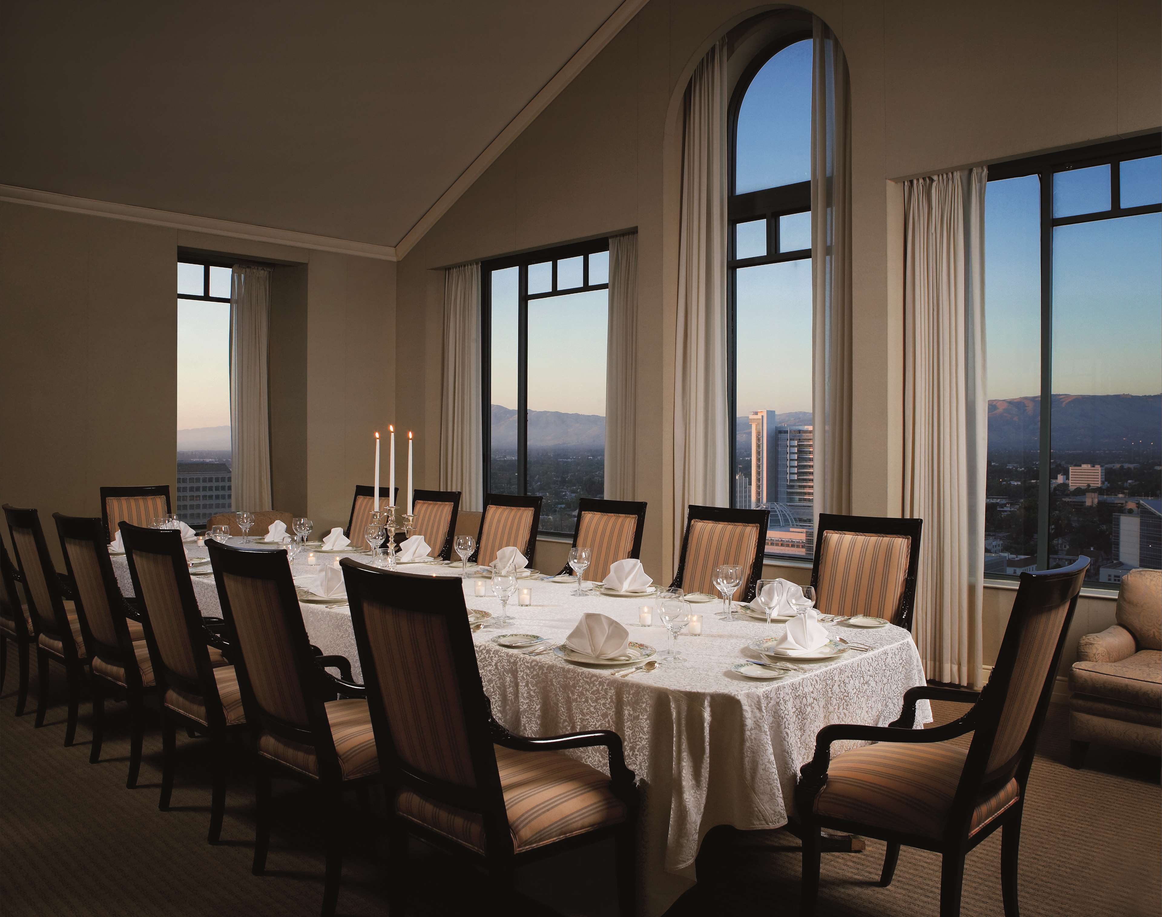 Фото Signia by Hilton San Jose