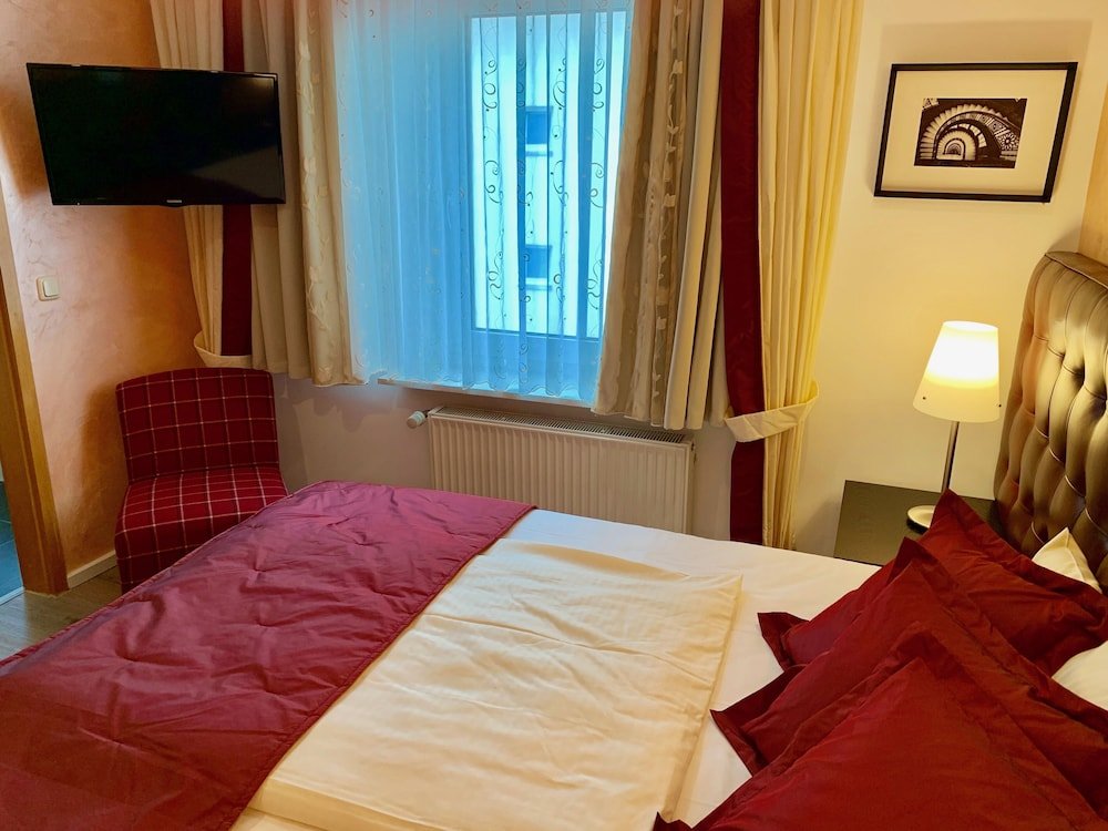 Фото Boutique Hotel Goldene Henne