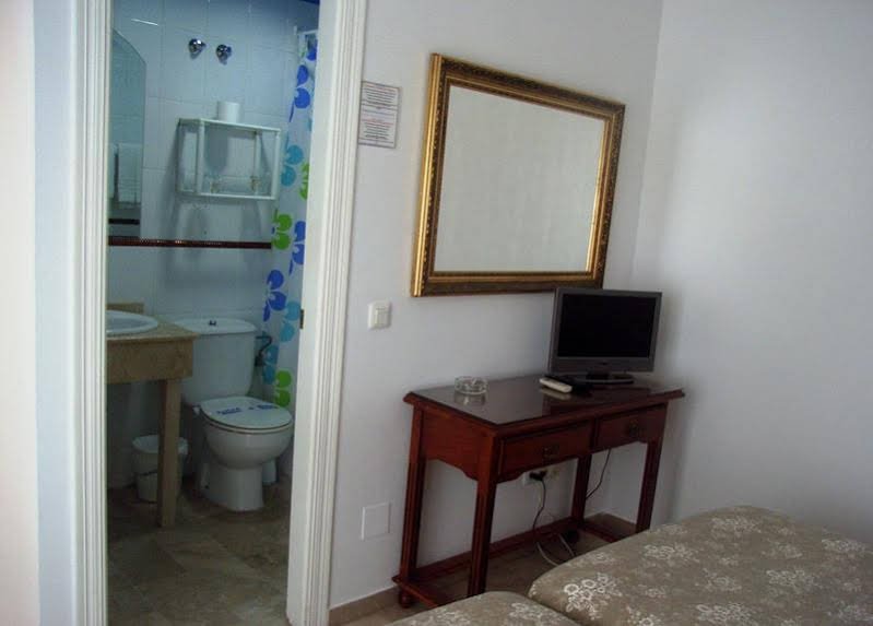 Фото Hostal Dianes