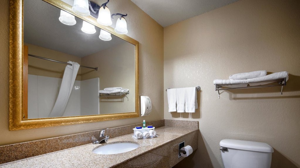 Фото Comfort Inn & Suites