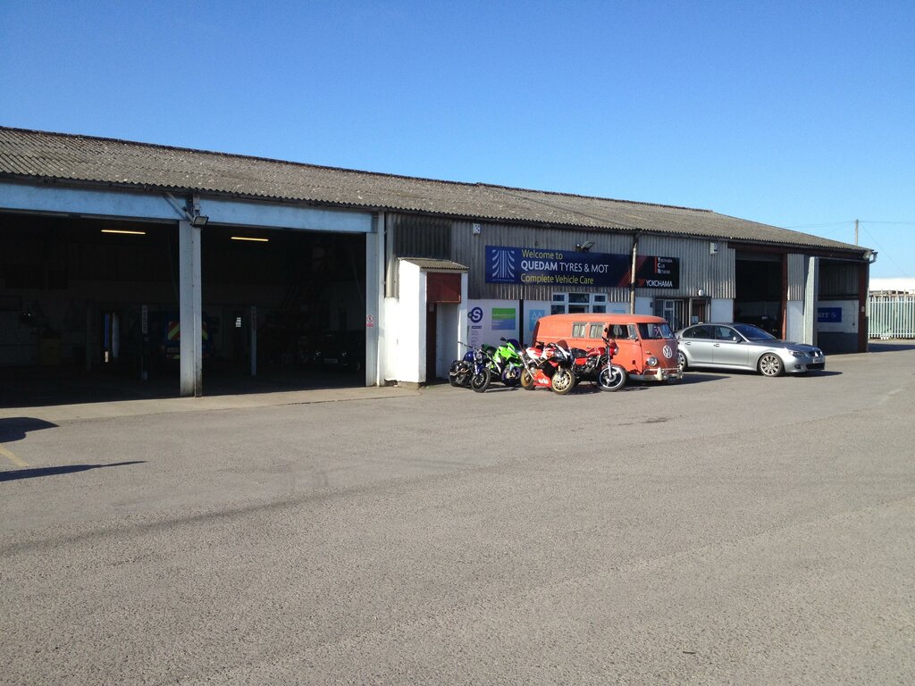 Vehicle assessment Quedam Tyres And Mot, England, photo
