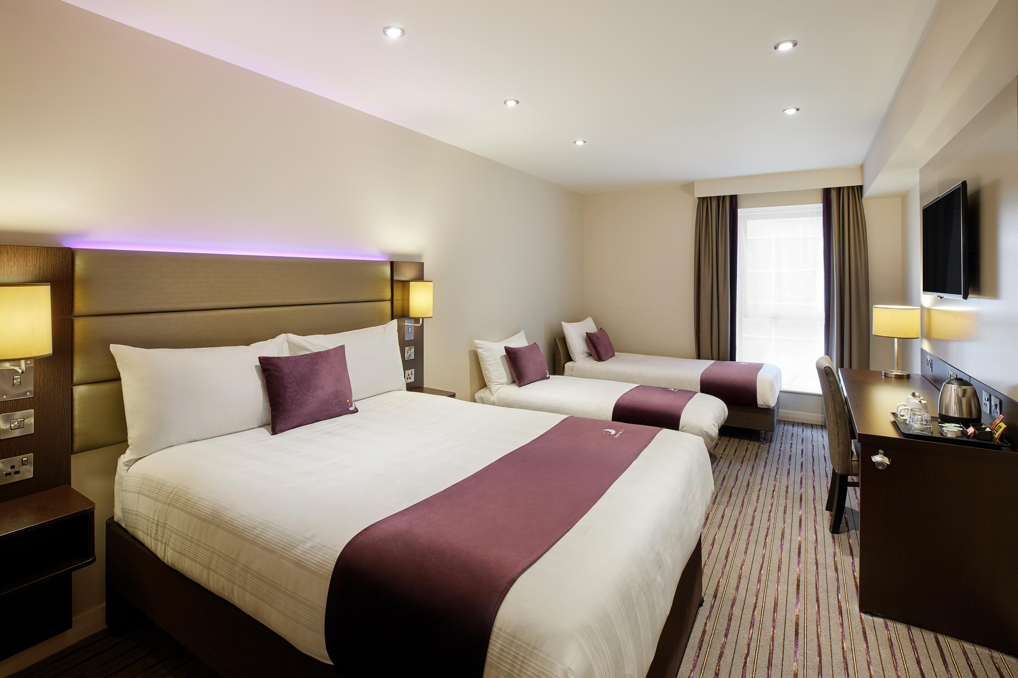 Фото Premier Inn Bristol City Centre Finzels Reach