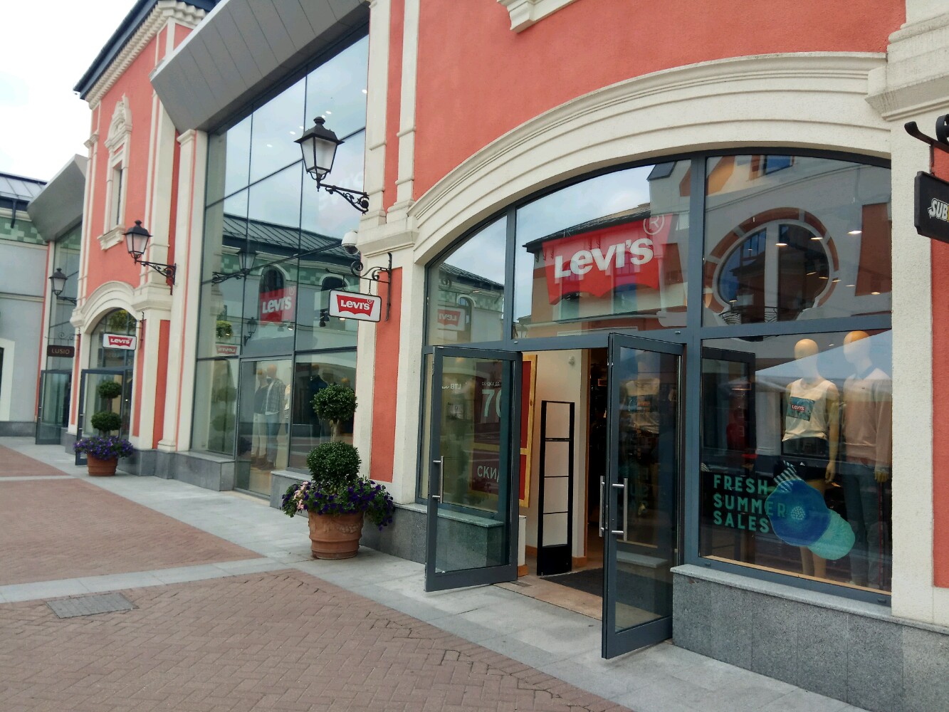 Levi s 8 10