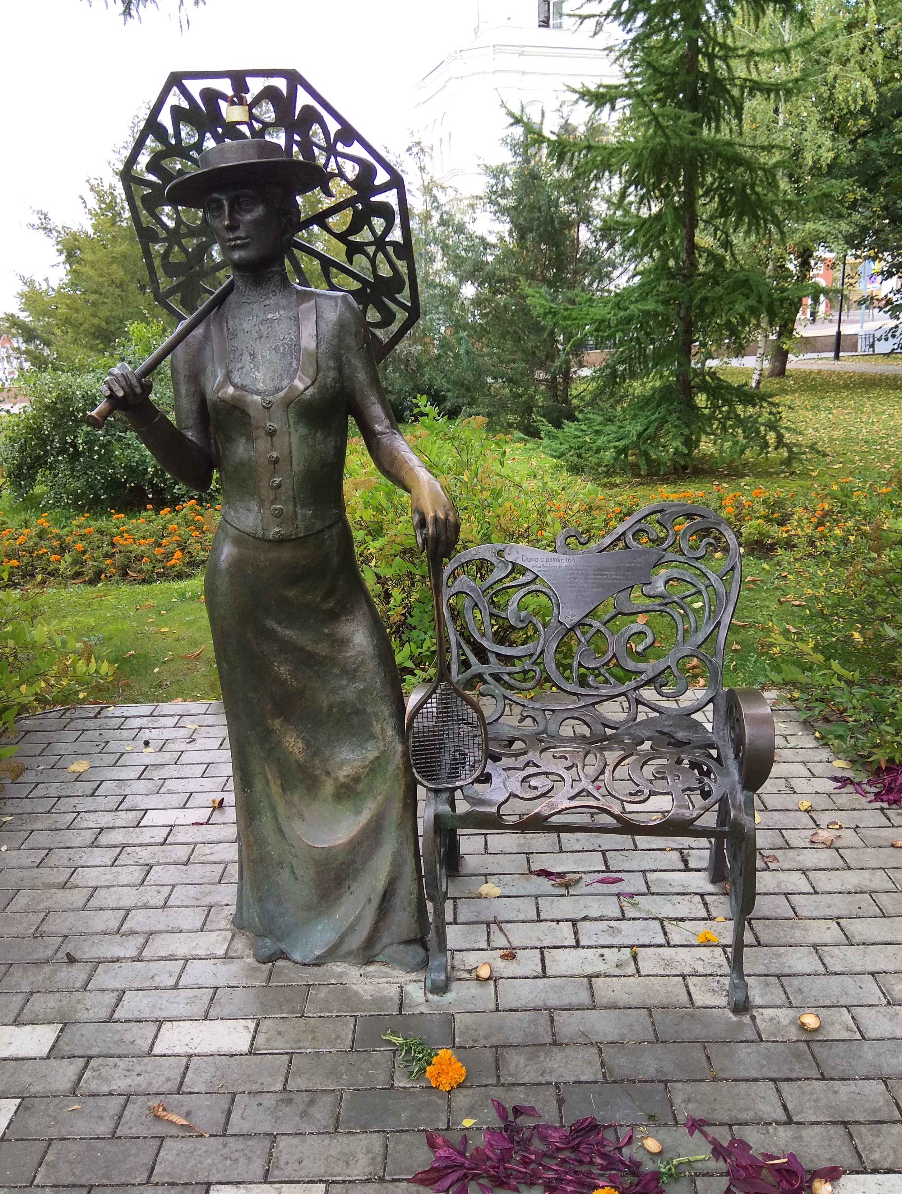 Жалаңаш қисық ханымдар