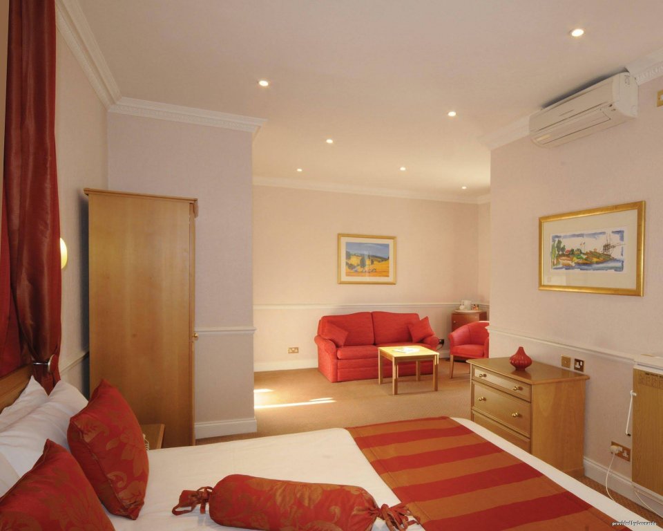 Фото The Bromley Court Hotel