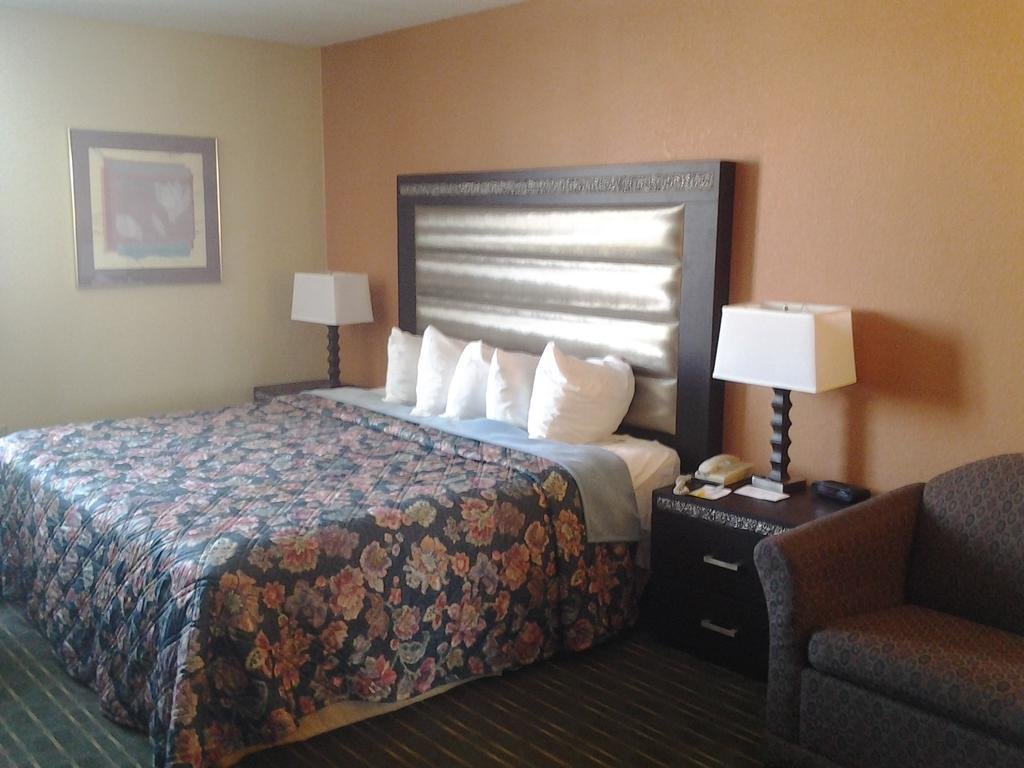 Фото Holiday Inn Express Minneapolis West Plymouth, an Ihg Hotel