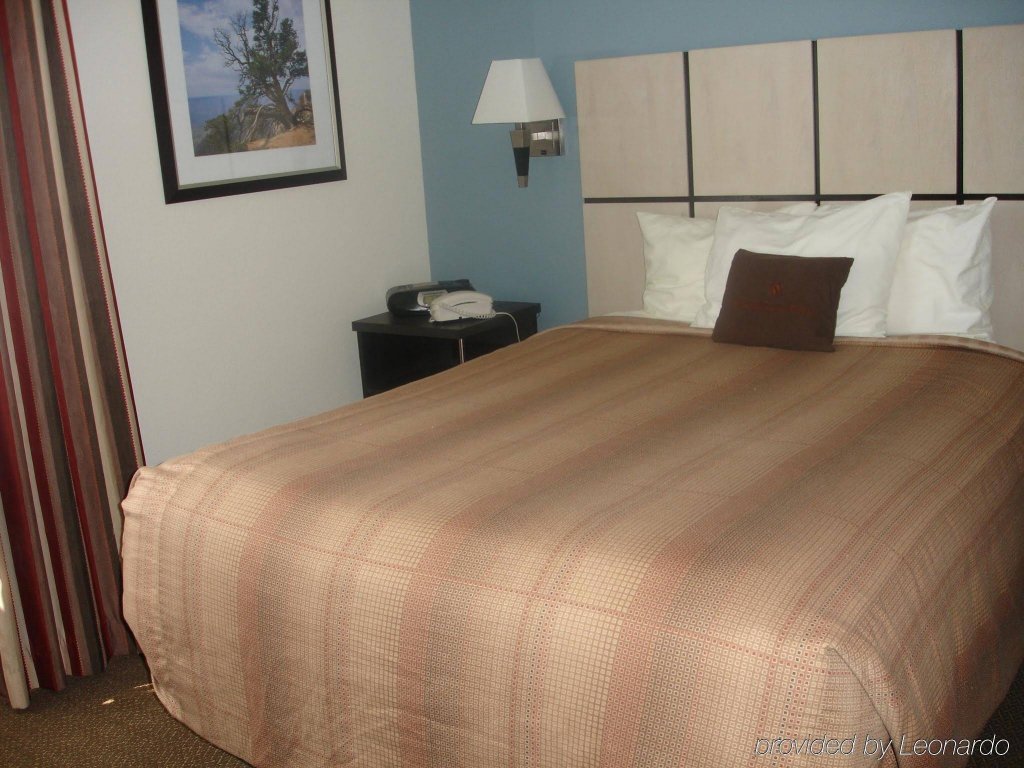 Фото Sonesta Simply Suites Anaheim