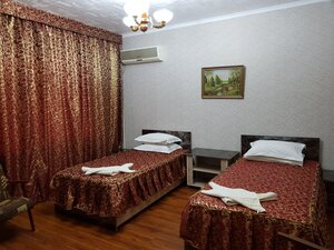 Zerom (ул. Улкашонослик, 1), гостиница в Чирчике