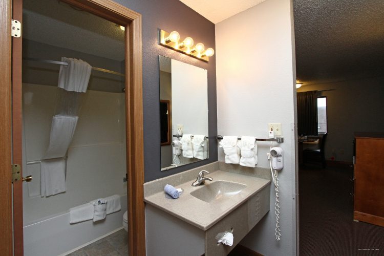 Фото New Victorian Inn and Suites