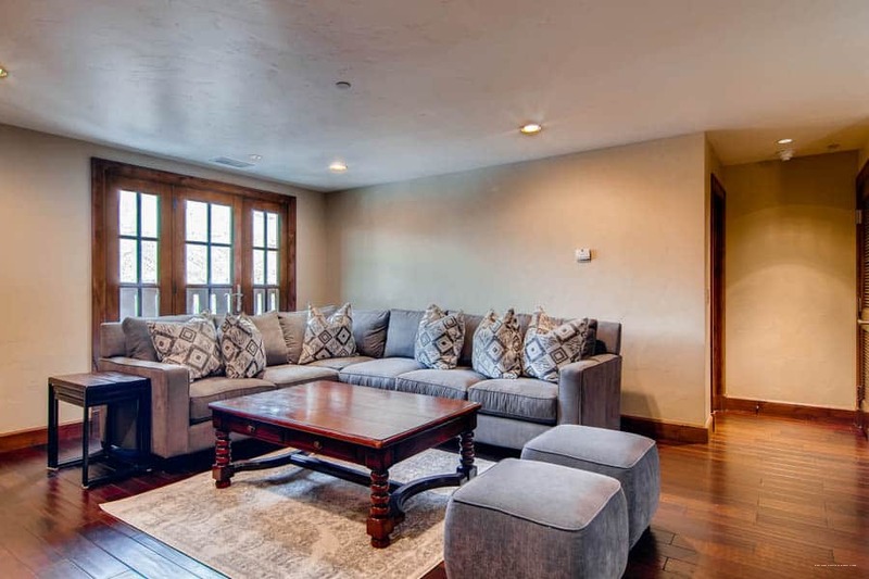 Фото Kiva Lodge by East West Hospitality