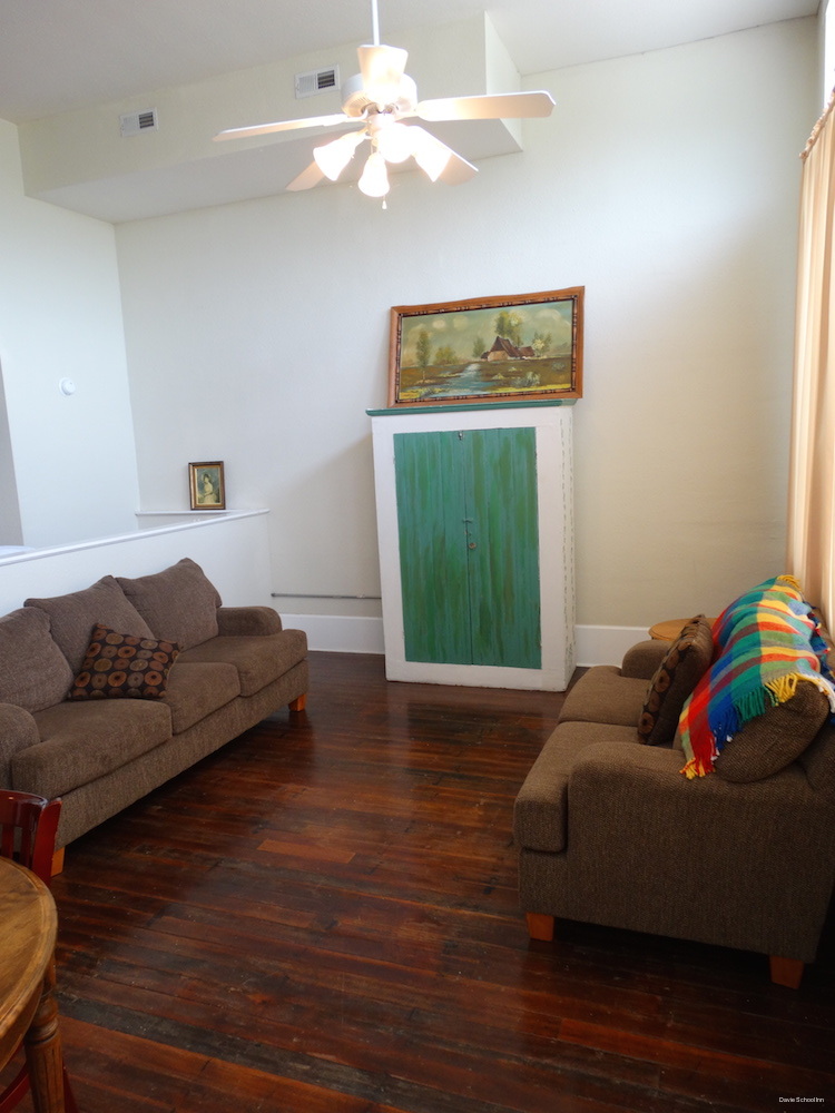 Фото Davie School Inn