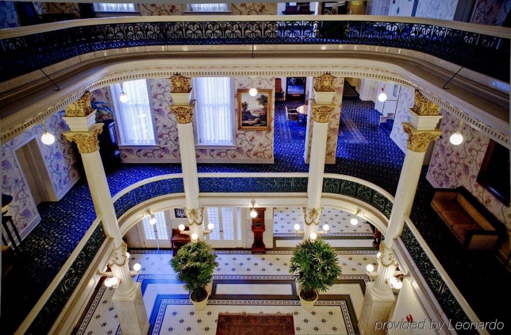 Фото Menger Hotel