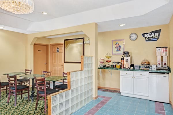 Фото Holiday Inn Express Gulfport Beach, an Ihg Hotel