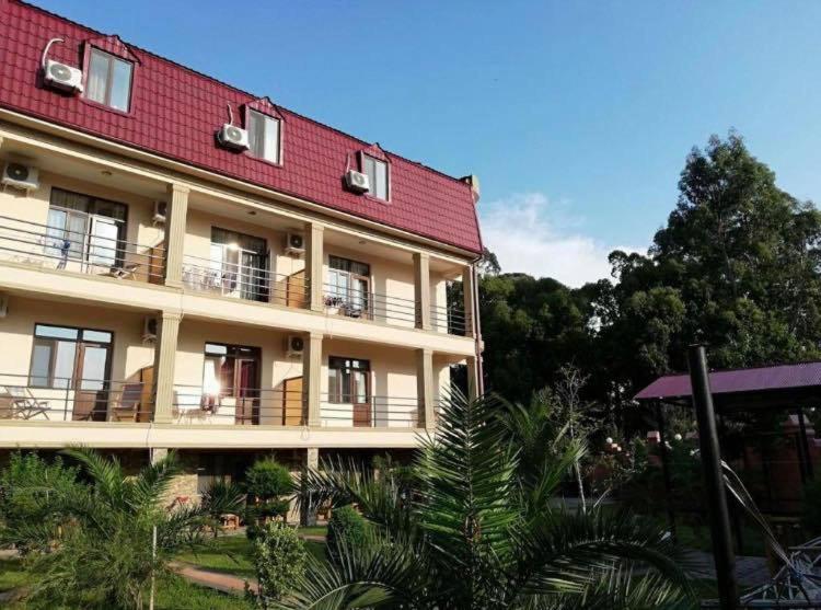 Фото отеля 2