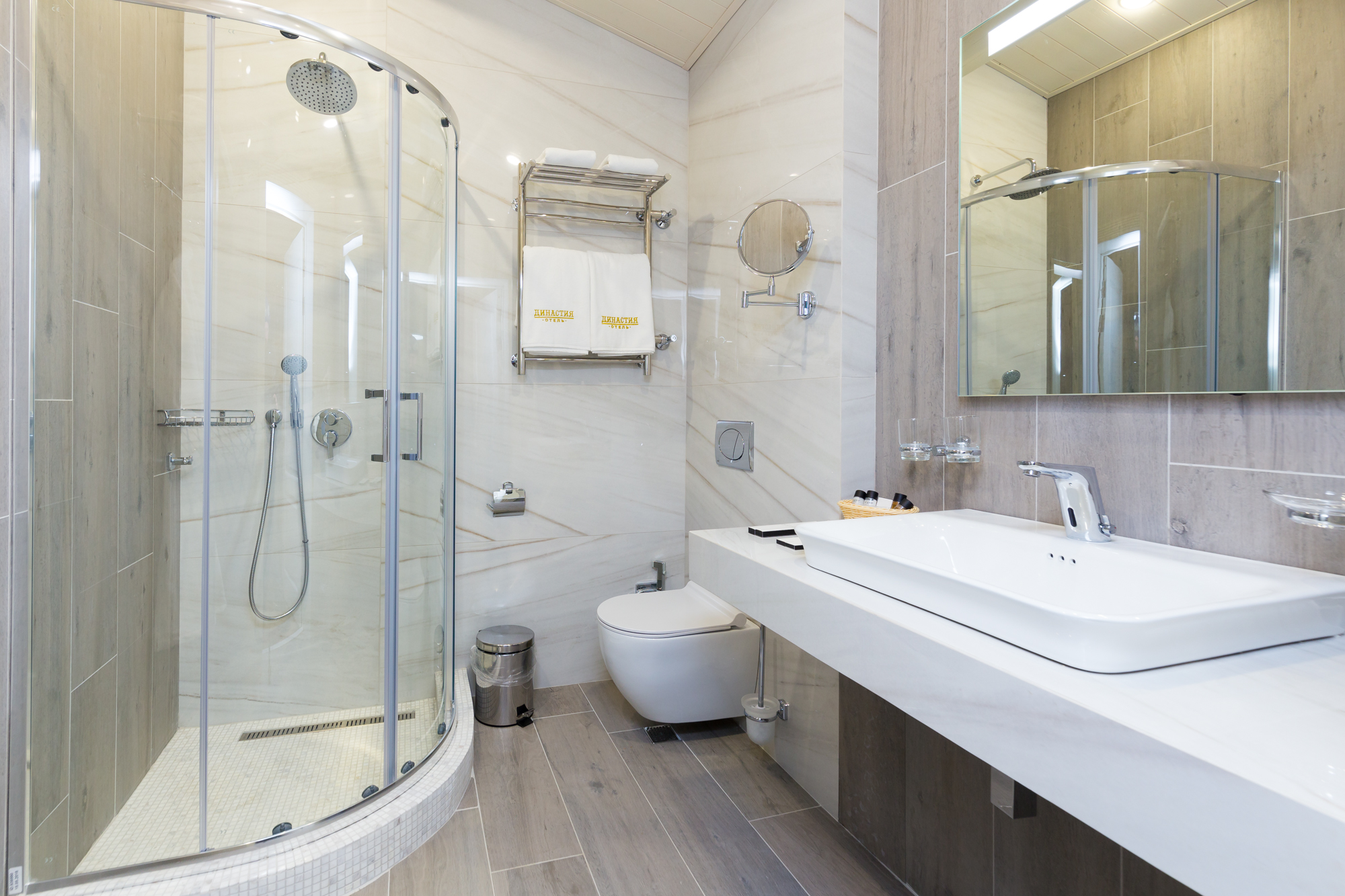 Фото Династия