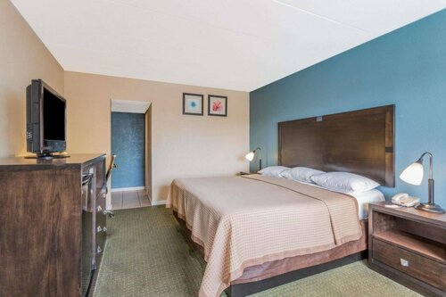 Гостиница Travelodge by Wyndham Virginia Beach в Вирджиния-Бич