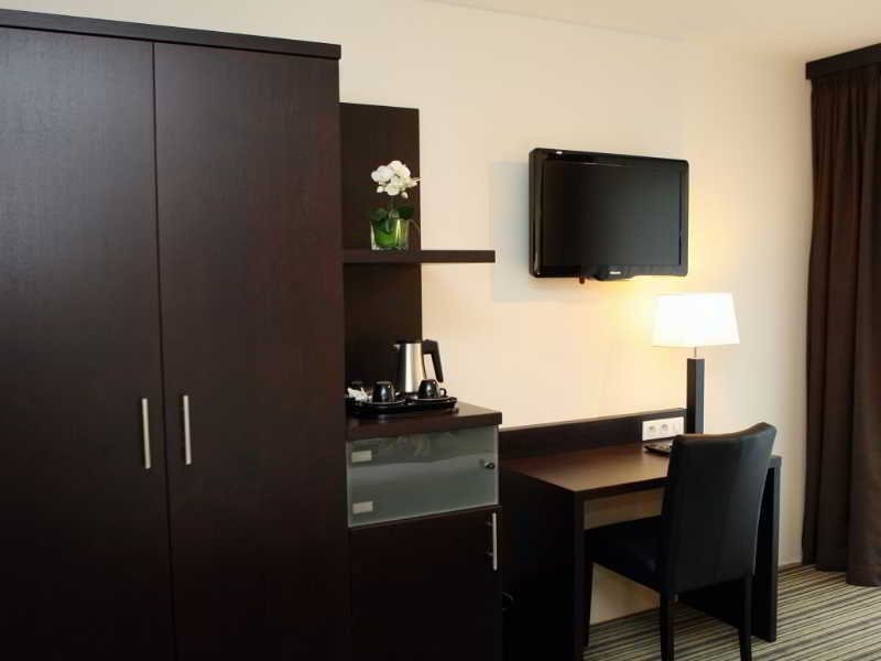 Фото Van Der Valk Hotel Charleroi Airport