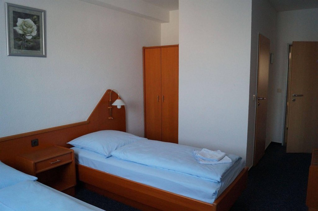 Фото Hotel Am Vogelsanger Weg