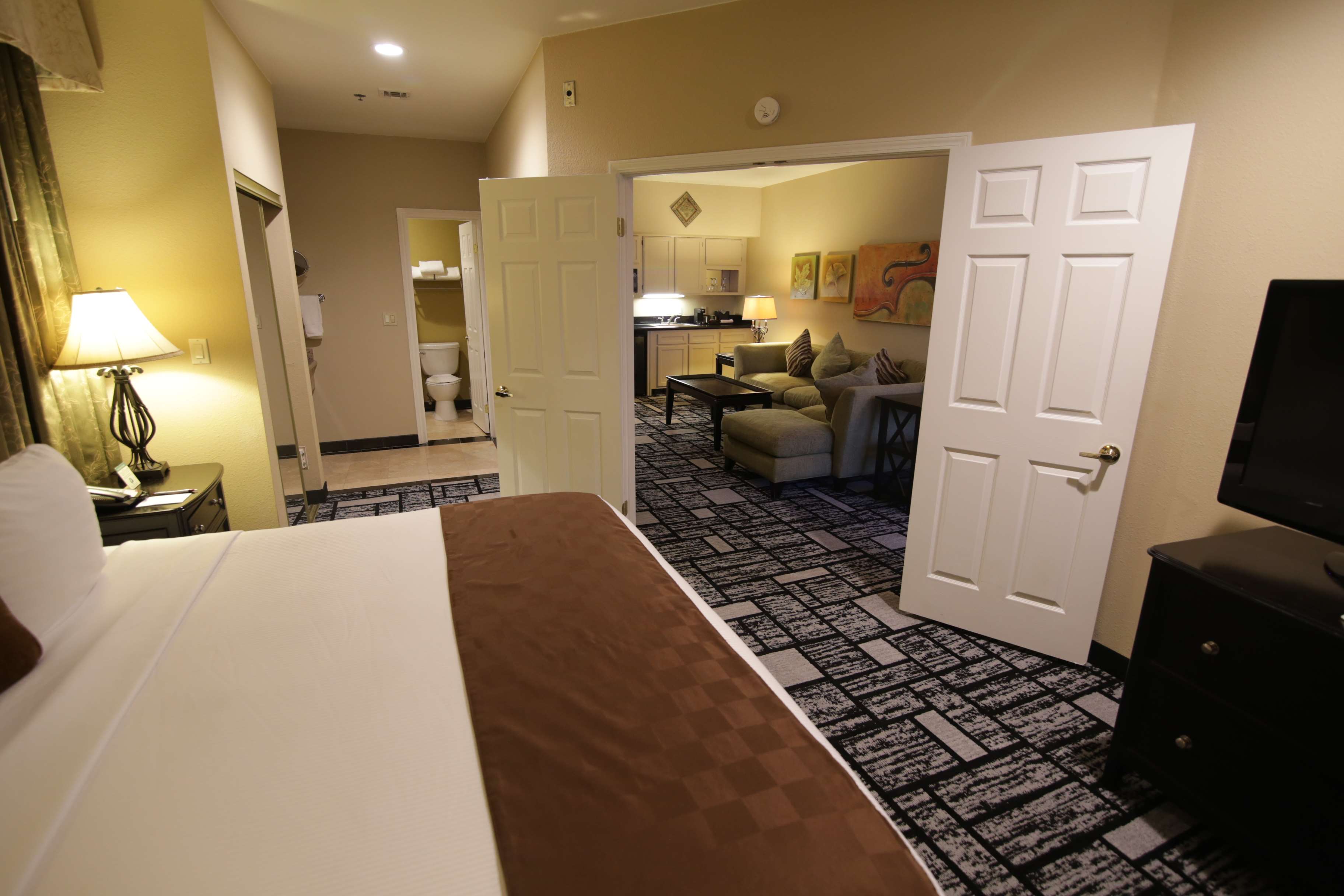 Фото Best Western Plus Meridian Inn & Suites, Anaheim-Orange