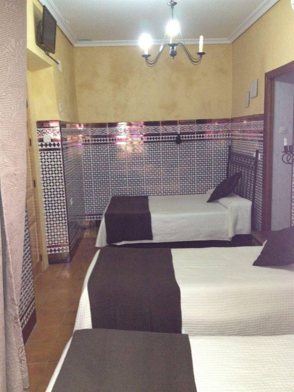 Фото Hostal Atenas