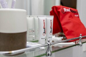 Гостиница RedDoorz Plus @ Bukit Cinta Street