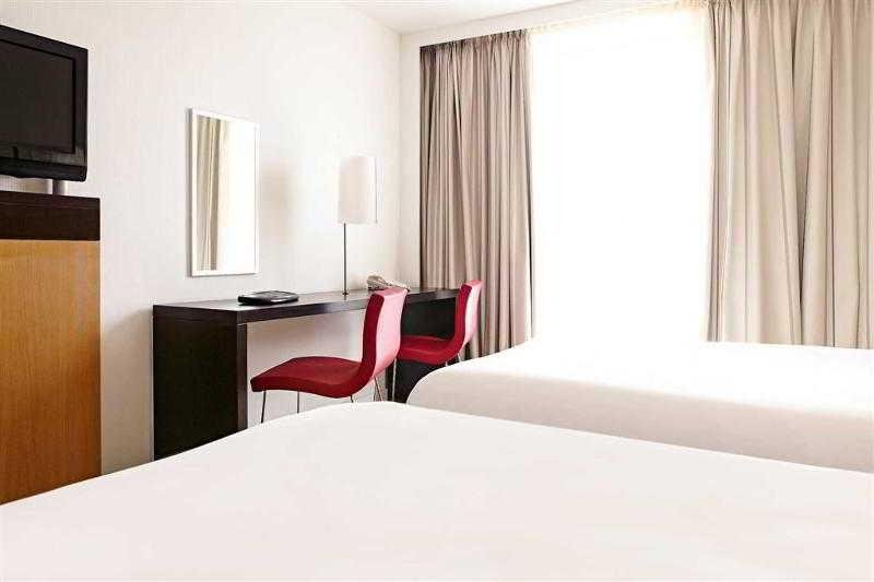 Фото Novotel Edinburgh Park