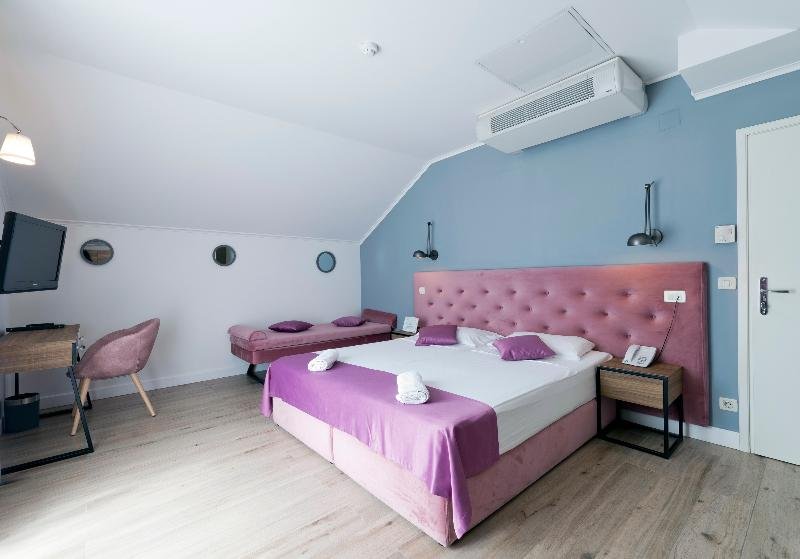 Фото Hotel Perla