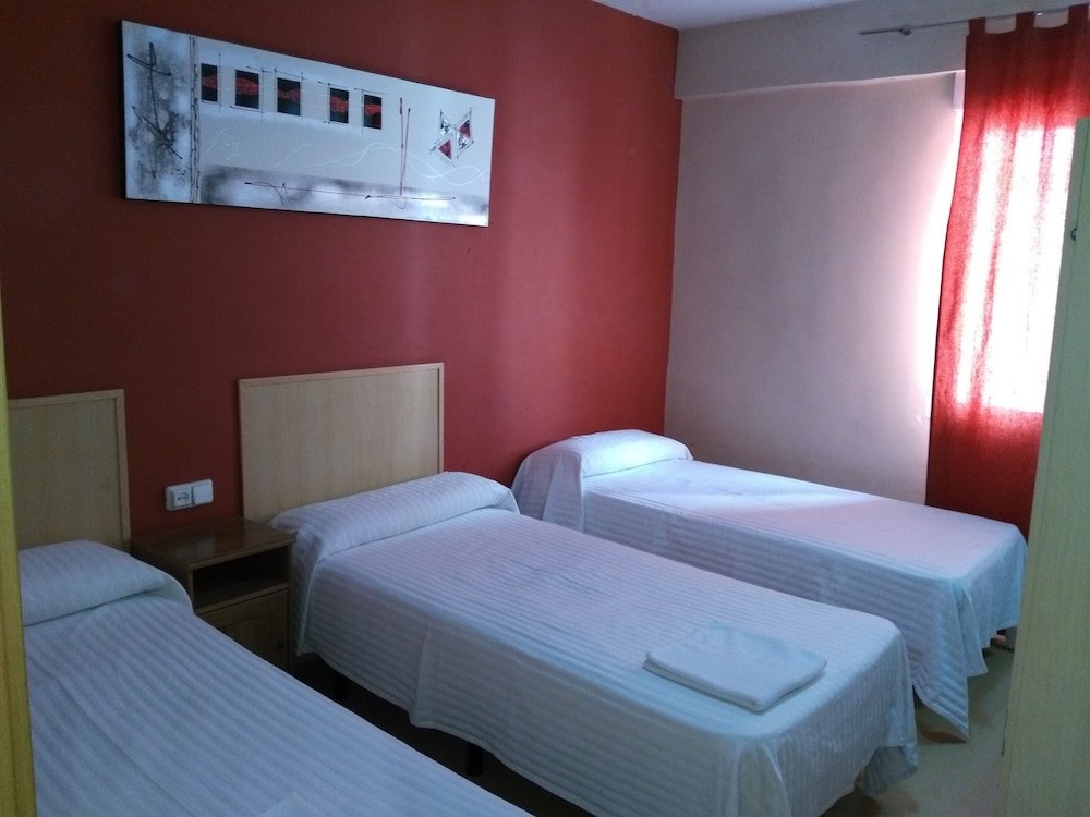 Фото Hostal Falfes