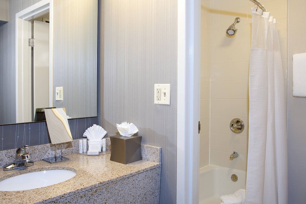 Фото Courtyard by Marriott Chicago Glenview/Northbrook