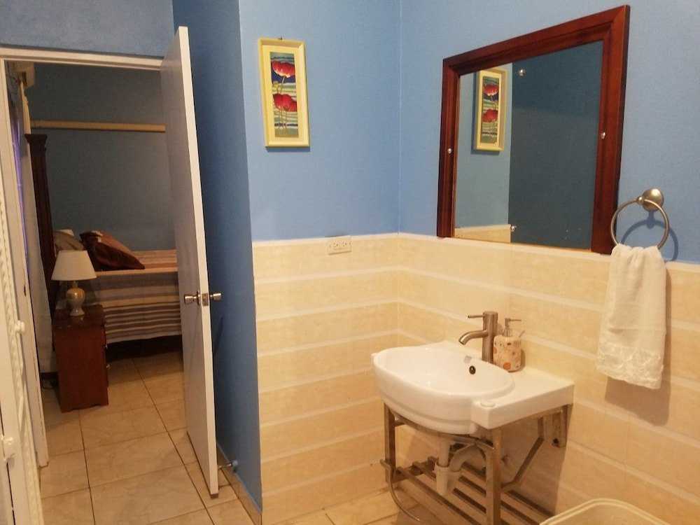 Фото Sandringham AV