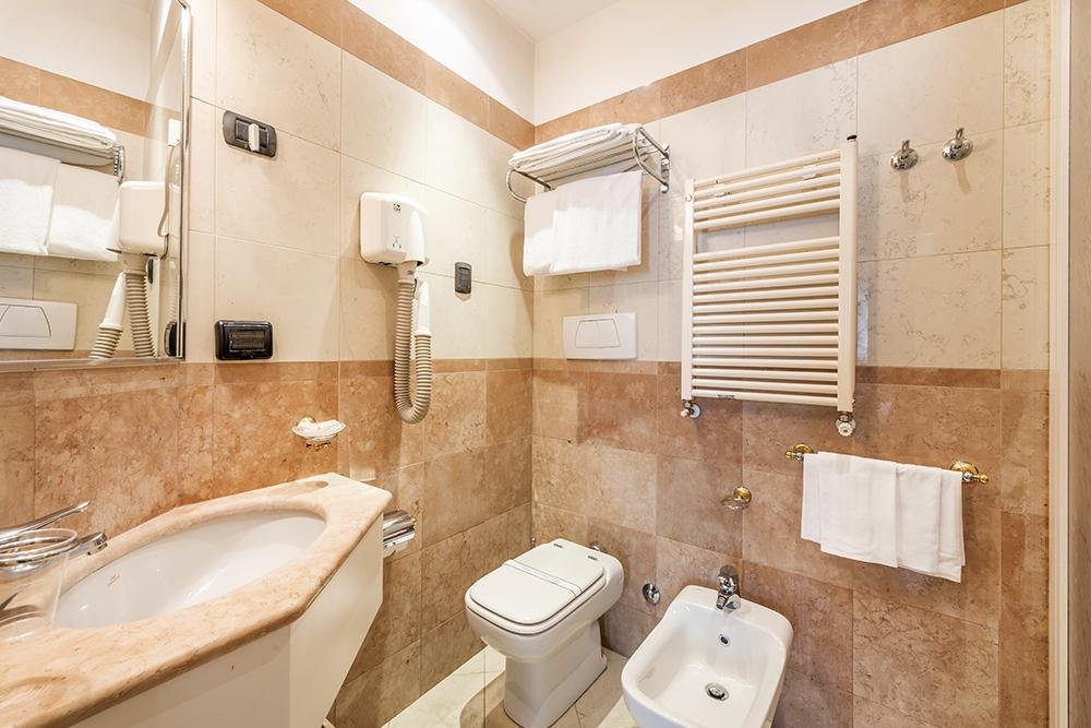 Фото Hotel Ascot