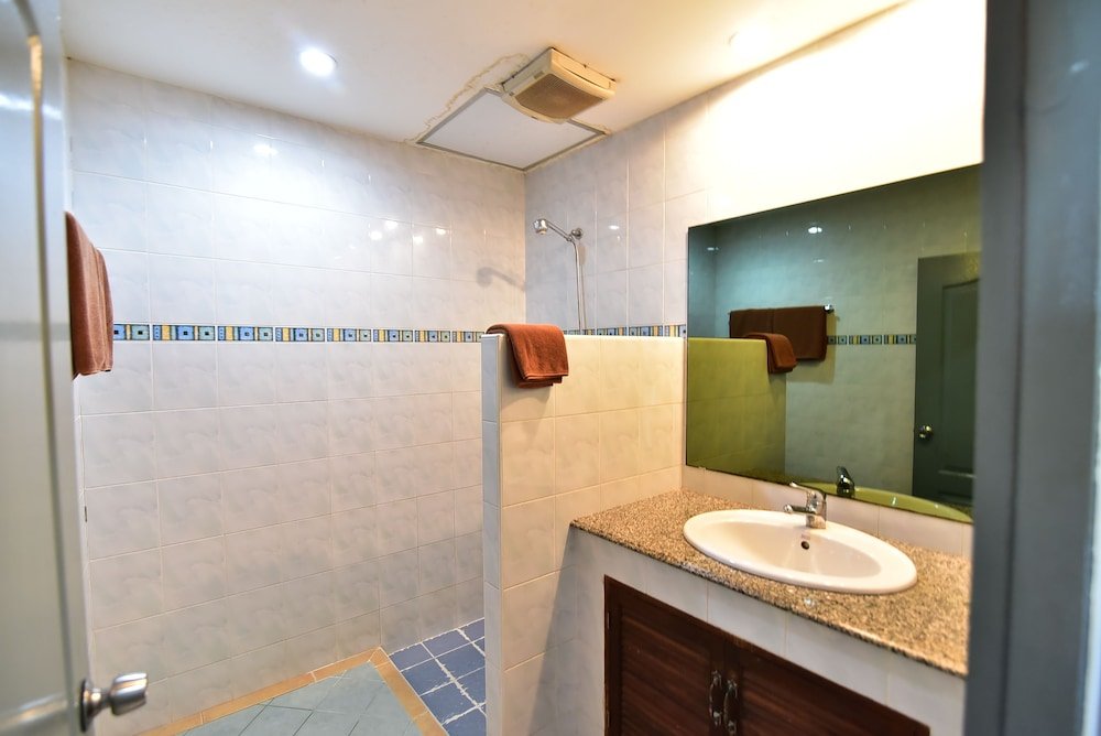 Фото Enjoy Andre Restaurant & Room