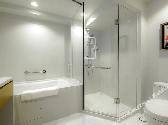 Фото Royal Dragon Hotel