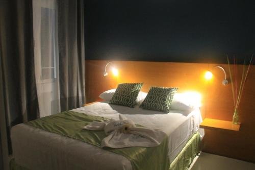 Фото Relax Inn Suites